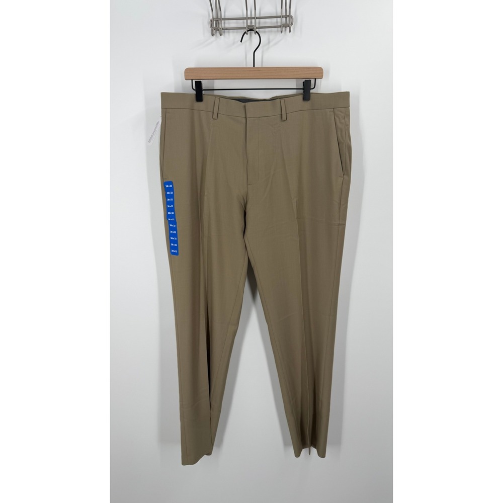 Haggar Performance Comfort Mens 38x32 Khaki Straight Fit Stretch Dress Pants